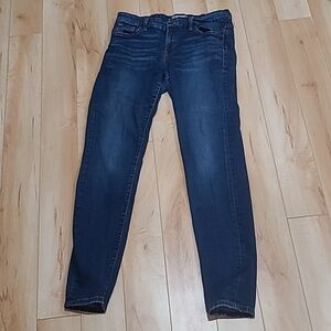 Guess curvy Sophia skinny women's size 31 jeans